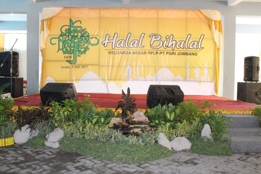 HALAL BI HALAL KELUARGA BESAR PPLP. PT. PGRI JOMBANG HALAL BI HALAL KELUARGA BESAR PPLP. PT. PGRI JOMBANG