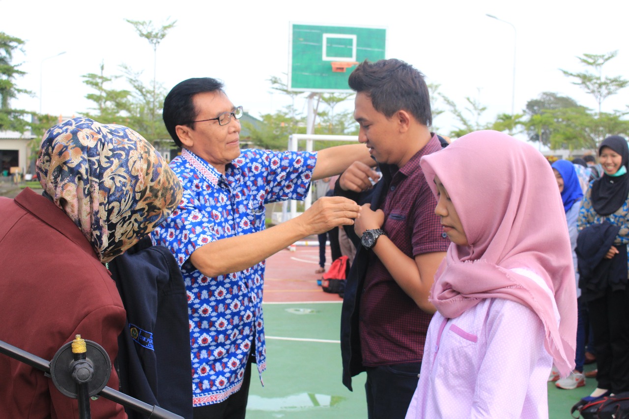 PEMBERANGKATAN KKN 325 MAHASISWA STIE PGRI DEWANTARA JOMBANG TAHUN AKADEMIK 2017/2018 PEMBERANGKATAN KKN 325 MAHASISWA STIE PGRI DEWANTARA JOMBANG TAHUN AKADEMIK 2017/2018