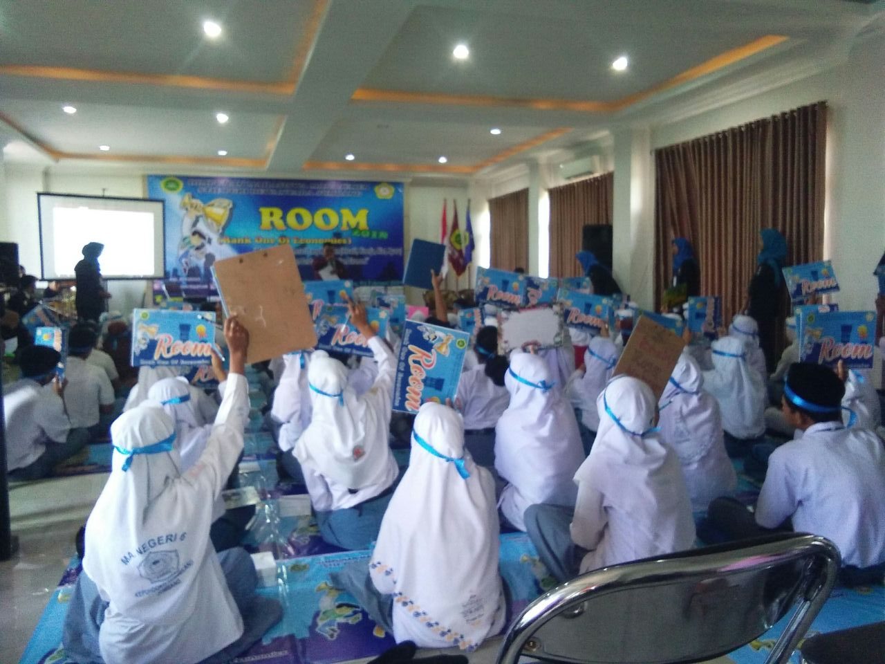 HIMAJE STIE PGRI DEWANTARA JOMBANG SUKSES MENGGELAR RANK ONE ECONOMICS 2018 (ROOM 18) HIMAJE STIE PGRI DEWANTARA JOMBANG SUKSES MENGGELAR RANK ONE ECONOMICS 2018 (ROOM 18)