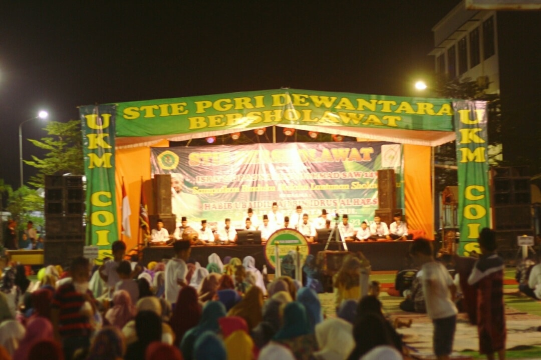 STIE BERSHOLAWAT BERSAMA COIS (CENTER OF ISLAMIC STUDY) DALAM RANGKA MEMPERINGATI ISRO’ MI’ROJ NABI MUHAMMAD SAW 1439 H STIE BERSHOLAWAT BERSAMA COIS (CENTER OF ISLAMIC STUDY) DALAM RANGKA MEMPERINGATI ISRO’ MI’ROJ NABI MUHAMMAD SAW 1439 H