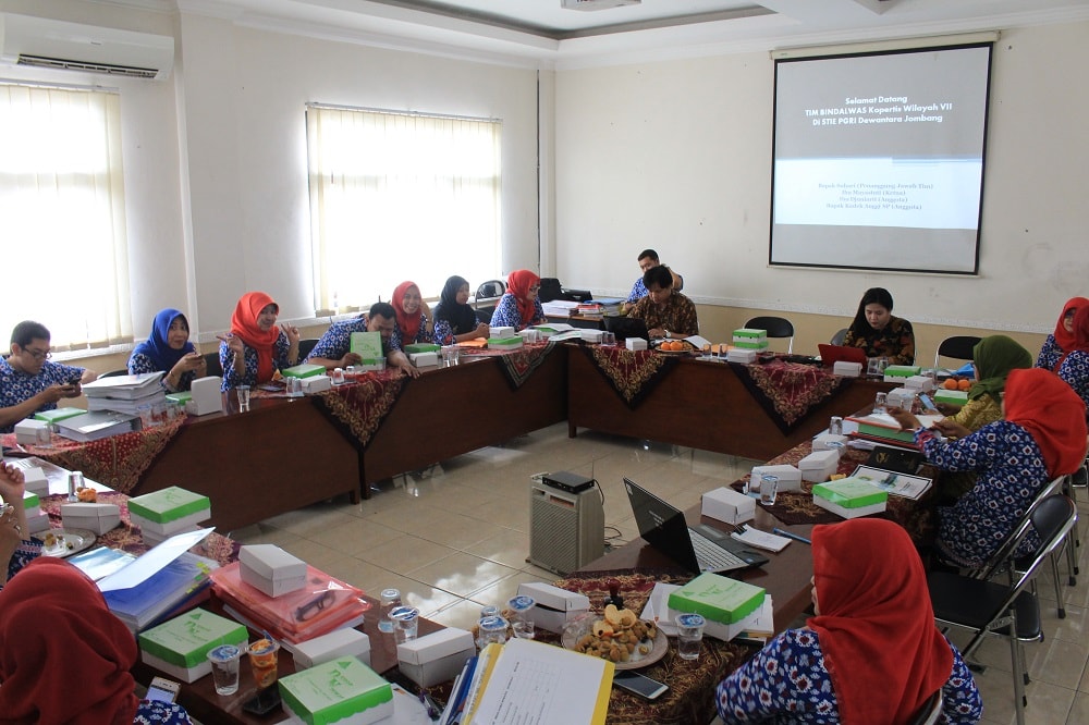TIM BINDALWAS KOPERTIS WILAYAH VII JAWA TIMUR KUNJUNGI STIE PGRI DEWANTARA JOMBANG TIM BINDALWAS KOPERTIS WILAYAH VII JAWA TIMUR KUNJUNGI STIE PGRI DEWANTARA JOMBANG
