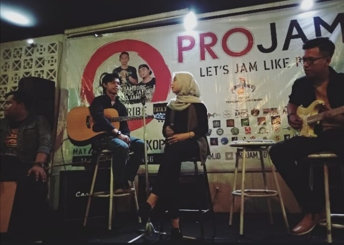 UKM MUSIK STIE PGRI DEWANTARA JOMBANG IKUT MEMERIAHKAN ROAD TO JAMBORE MUSIC CAMPUS KE-3 UKM MUSIK STIE PGRI DEWANTARA JOMBANG IKUT MEMERIAHKAN ROAD TO JAMBORE MUSIC CAMPUS KE-3