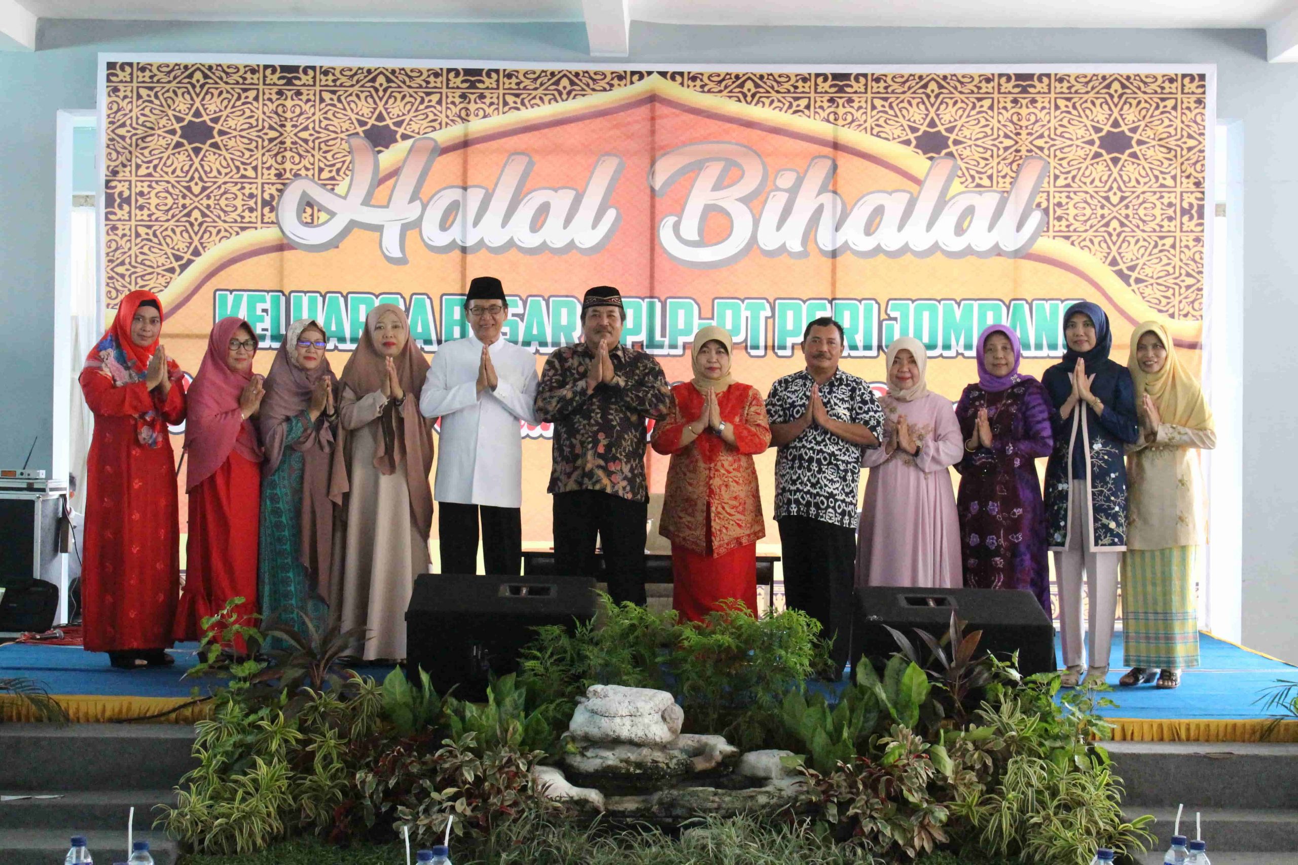 Tingkatkan kebersamaan dengan Halal Bi Halal Keluarga Besar PPLP. PT. PGRI Jombang Tingkatkan kebersamaan dengan Halal Bi Halal Keluarga Besar PPLP. PT. PGRI Jombang