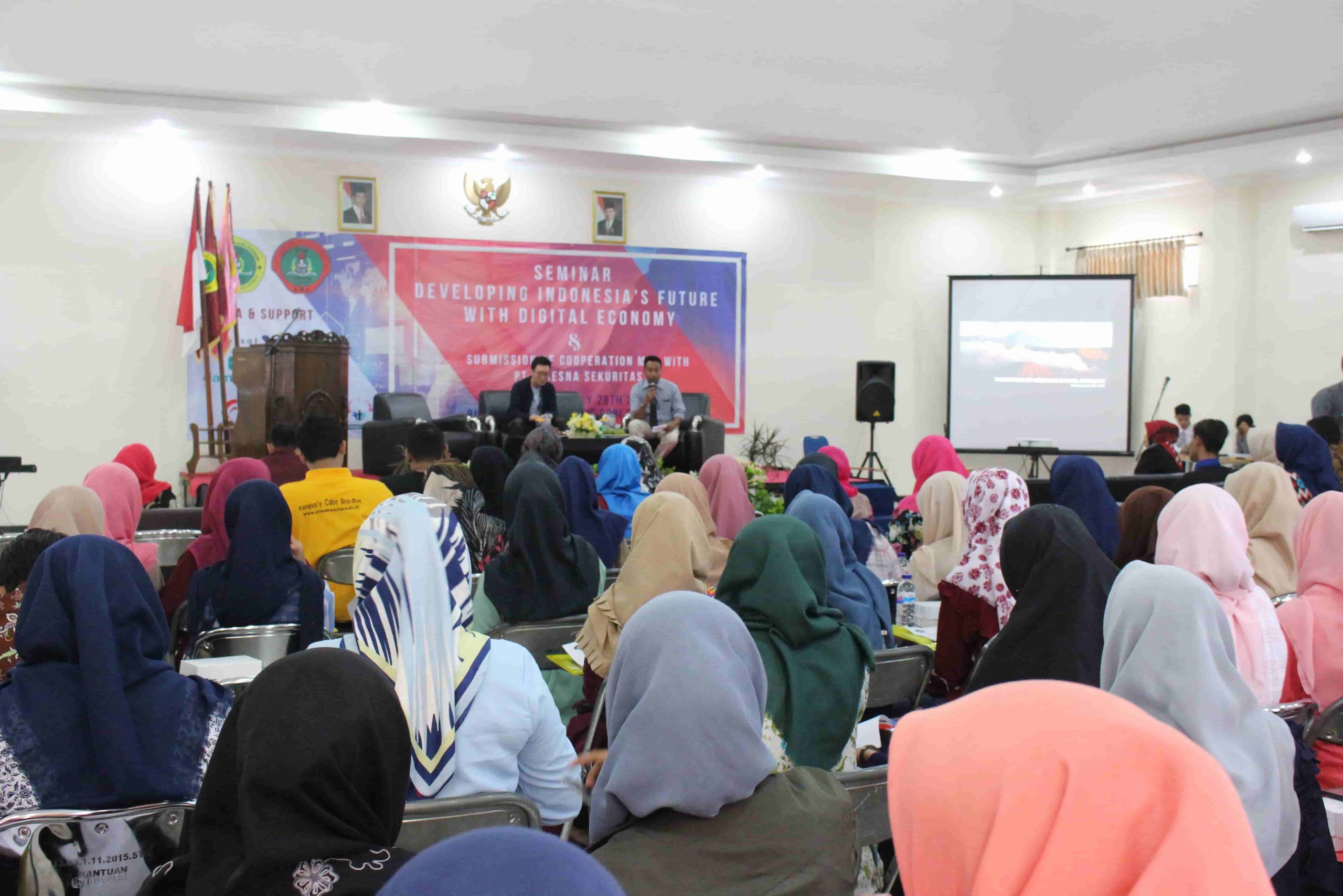HIMAKU DAN PPA STIE PGRI DEWANTARA JOMBANG GELAR SEMINAR EKONOMI HIMAKU DAN PPA STIE PGRI DEWANTARA JOMBANG GELAR SEMINAR EKONOMI