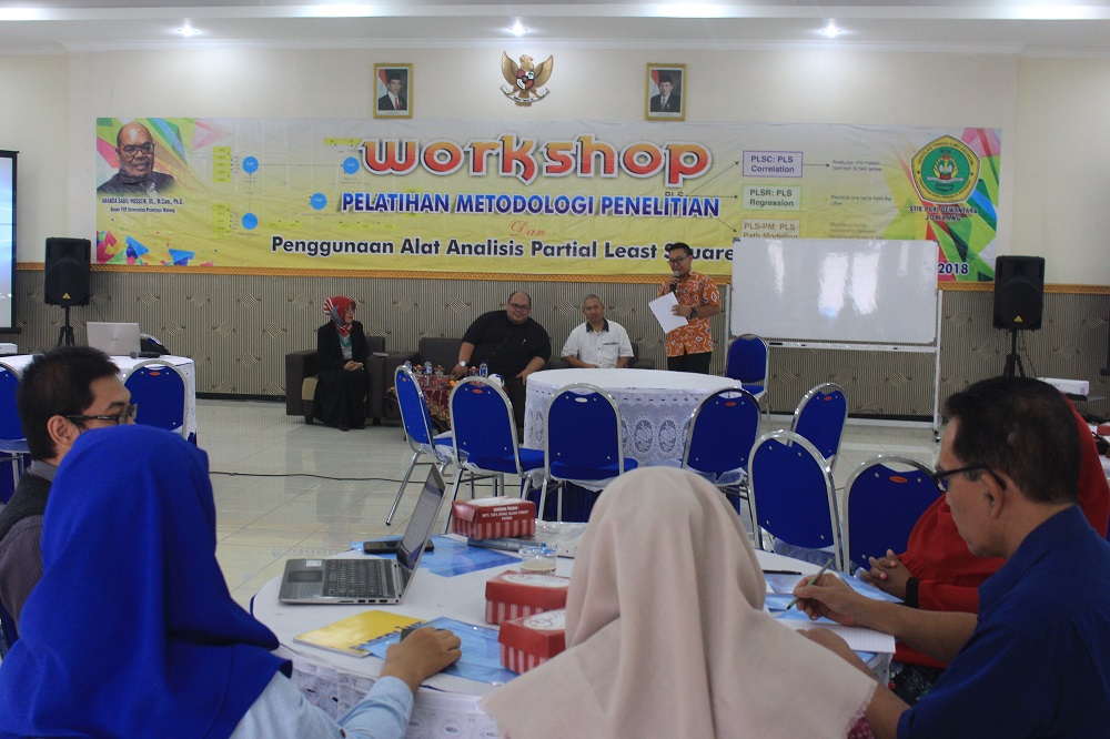 LP4M STIE PGRI DEWANTARA JOMBANG MENGADAKAN WORKSHOP METODOLOGI PENELITIAN DENGAN ALAT ANALISIS PARTIAL LEAST SQUARE (PLS) LP4M STIE PGRI DEWANTARA JOMBANG MENGADAKAN WORKSHOP METODOLOGI PENELITIAN DENGAN ALAT ANALISIS PARTIAL LEAST SQUARE (PLS)