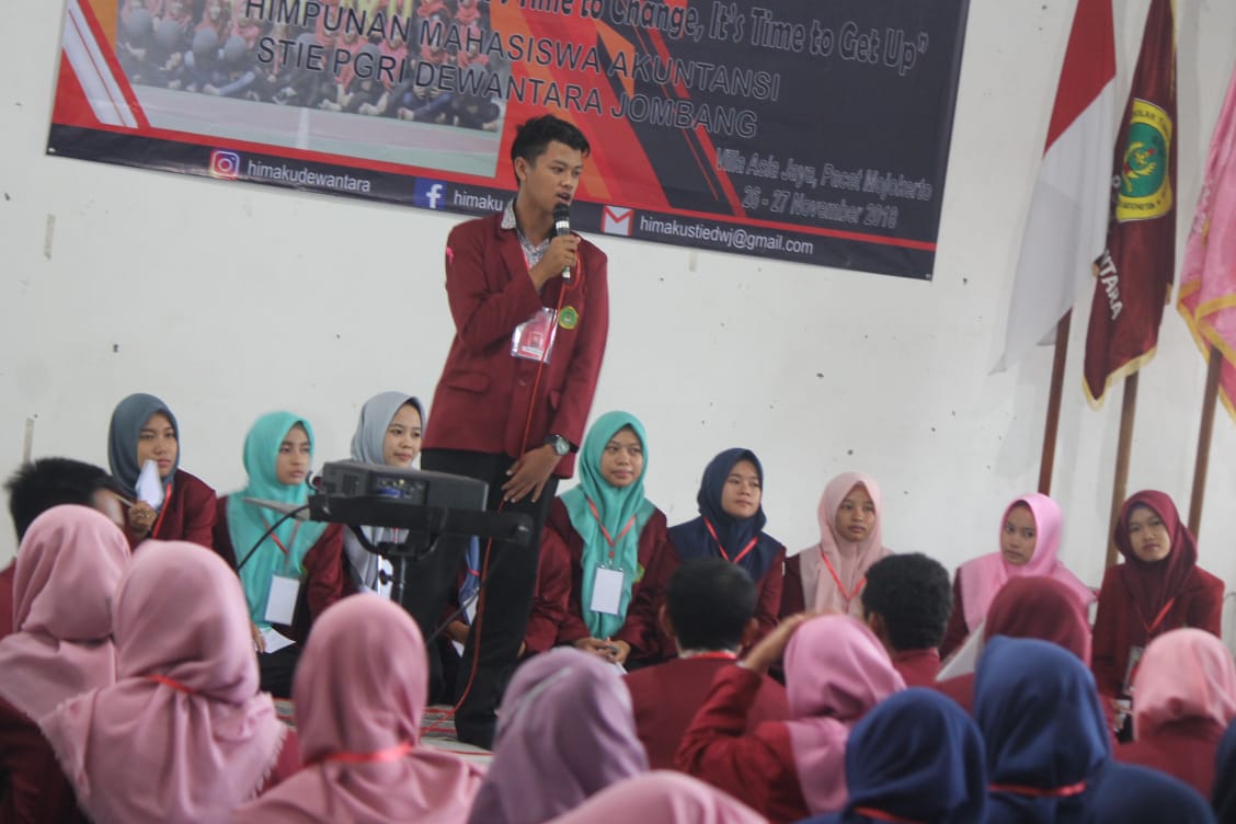 HIMAKU STIE PGRI DEWANTARA JOMBANG GELAR TRAINING OF HIMAKU (TRAOKU) 2018 HIMAKU STIE PGRI DEWANTARA JOMBANG GELAR TRAINING OF HIMAKU (TRAOKU) 2018