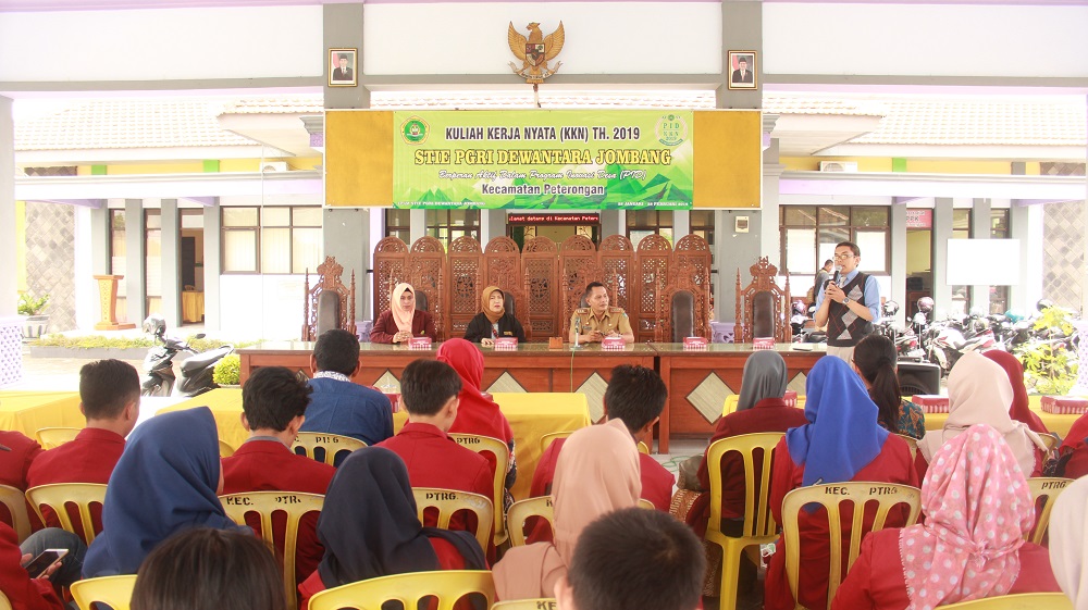 Pemberangkatan KKN Mahasiswa STIE PGRI Dewantara Jombang Tahun Akademik 2018/2019 Pemberangkatan KKN Mahasiswa STIE PGRI Dewantara Jombang Tahun Akademik 2018/2019