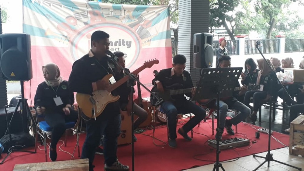 GALANG DANA BERSAMA CHARITY CONCERT UKM DEWANTARA MUSIK STIE PGRI DEWANTARA JOMBANG GALANG DANA BERSAMA CHARITY CONCERT UKM DEWANTARA MUSIK STIE PGRI DEWANTARA JOMBANG