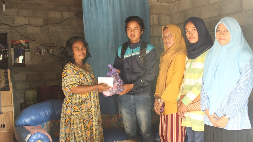 KEMILAU RAMADHAN, ORMAWA DAN UKM STIE PGRI DEWANTARA JOMBANG ADAKAN BERSIH-BERSIH MASJID DAN SANTUNAN LANSIA KEMILAU RAMADHAN, ORMAWA DAN UKM STIE PGRI DEWANTARA JOMBANG ADAKAN BERSIH-BERSIH MASJID DAN SANTUNAN LANSIA