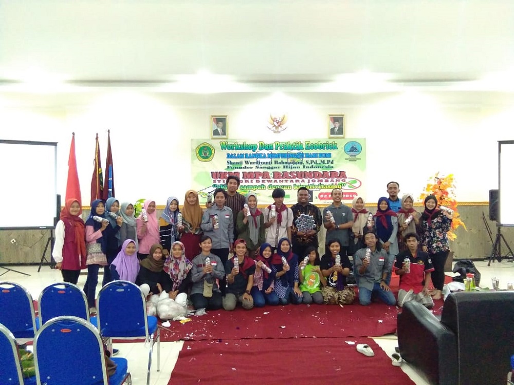 UKM MPA BASUNDARA GELAR WORKSHOP ECOBRICK UKM MPA BASUNDARA GELAR WORKSHOP ECOBRICK