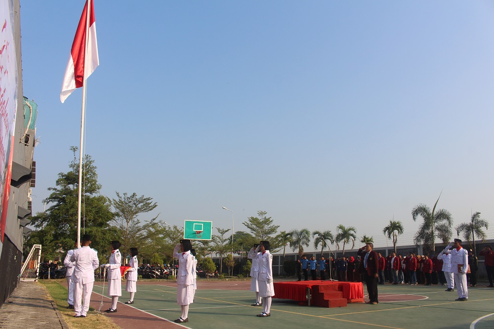 PERINGATI HARI ULANG TAHUN KE-74 REPUBLIK INDONESIA, STIE PGRI DEWANTARA JOMBANG GELAR BERBAGAI LOMBA DAN UPACARA 17 AGUSTUS PERINGATI HARI ULANG TAHUN KE-74 REPUBLIK INDONESIA, STIE PGRI DEWANTARA JOMBANG GELAR BERBAGAI LOMBA DAN UPACARA 17 AGUSTUS