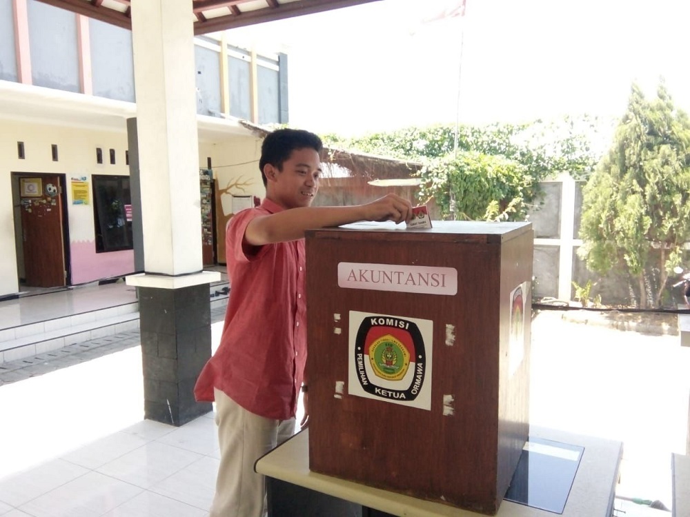 PEMILIHAN DAN PENGHITUNGAN SUARA KETUA DAN WAKIL KETUA ORMAWA STIE PGRI DEWANTARA JOMBANG PERIODE 2019-2020 PEMILIHAN DAN PENGHITUNGAN SUARA KETUA DAN WAKIL KETUA ORMAWA STIE PGRI DEWANTARA JOMBANG PERIODE 2019-2020