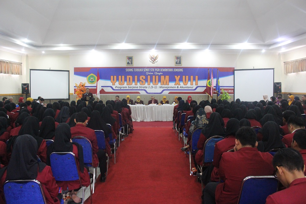 STIE PGRI DEWANTARA JOMBANG YUDISIUM 294 LULUSAN STIE PGRI DEWANTARA JOMBANG YUDISIUM 294 LULUSAN