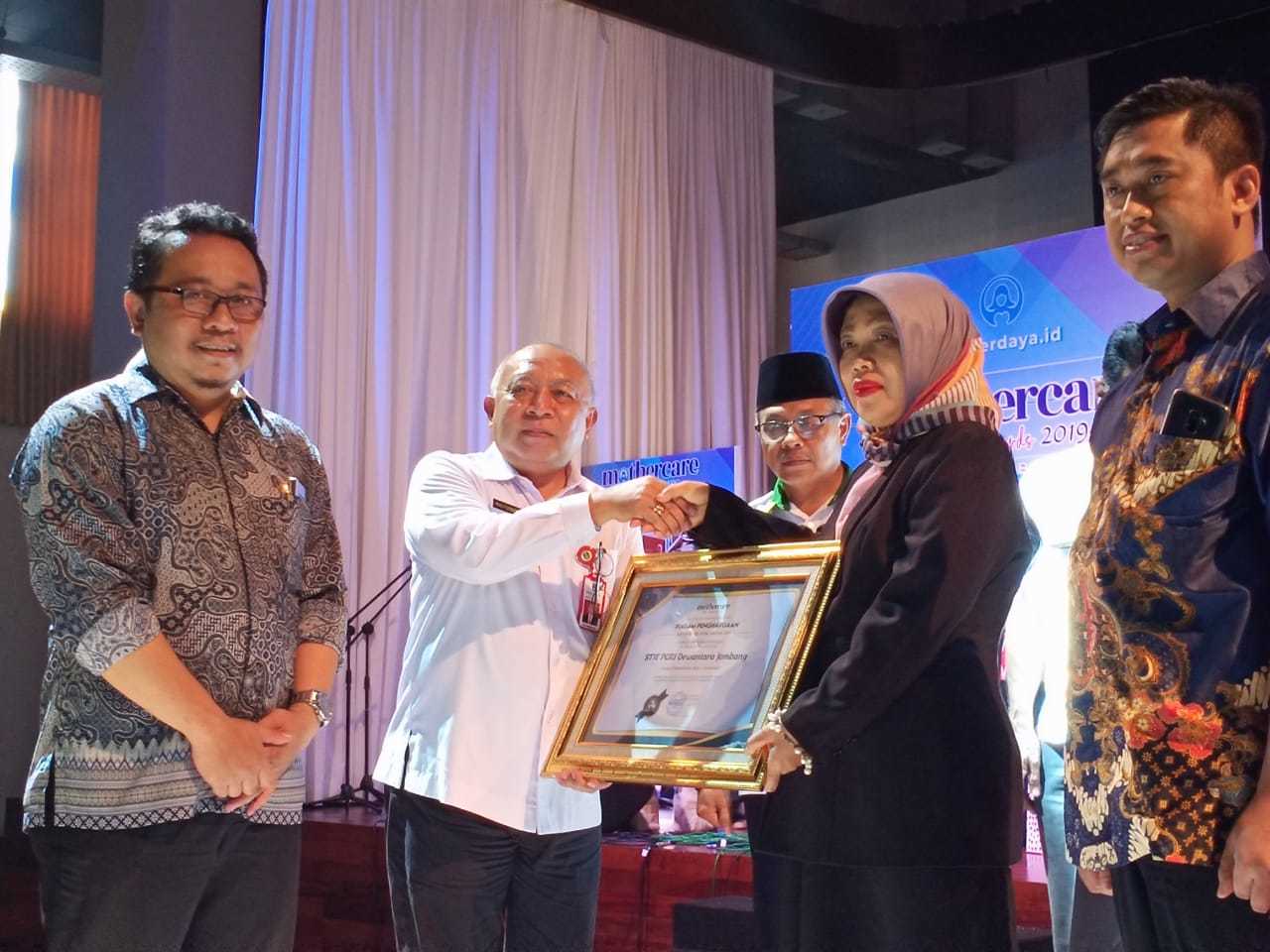 STIE PGRI DEWANTARA JOMBANG RAIH GELAR STAKEHOLDER BEST COLLABORATIF PROVINSI JAWA TIMUR DALAM AJANG MOTHERCARE JAWA TIMUR AWARD 2019 STIE PGRI DEWANTARA JOMBANG RAIH GELAR STAKEHOLDER BEST COLLABORATIF PROVINSI JAWA TIMUR DALAM AJANG MOTHERCARE JAWA TIMUR AWARD 2019