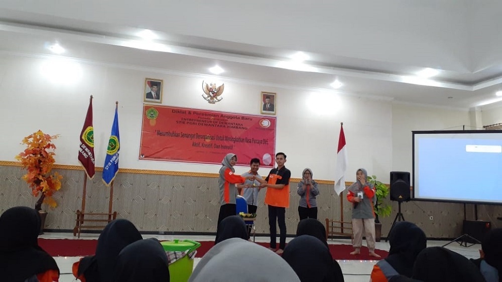UKM ENTREPRENEUR OF DEWANTARA SUKSES GELAR GELAR DIKLAT UNTUK ANGGOTA BARU PERIODE 2019/2020 UKM ENTREPRENEUR OF DEWANTARA SUKSES GELAR GELAR DIKLAT UNTUK ANGGOTA BARU PERIODE 2019/2020