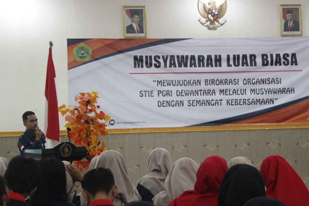 DEWAN PERWAKILAN MAHASISWA (DPM) STIE PGRI DEWANTARA JOMBANG LAKSANAKAN MUSYAWARAH LUAR BIASA DEWAN PERWAKILAN MAHASISWA (DPM) STIE PGRI DEWANTARA JOMBANG LAKSANAKAN MUSYAWARAH LUAR BIASA