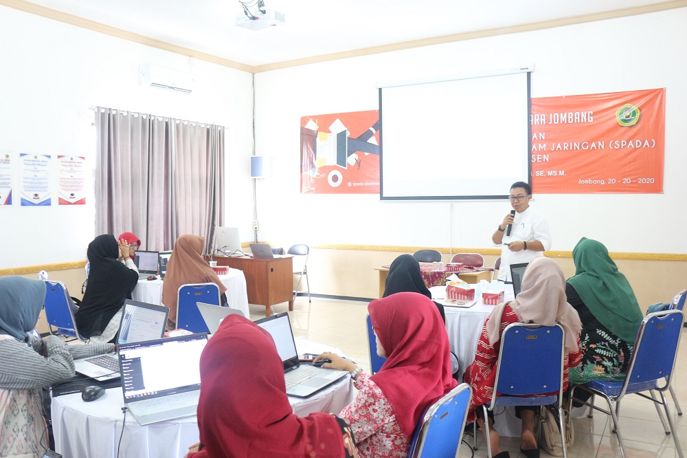 STIE PGRI DEWANTARA JOMBANG ADAKAN SOSIALISASI DAN PELATIHAN SISTEM PEMBELAJARAN DALAM JARINGAN (SPADA) BAGI DOSEN STIE PGRI DEWANTARA JOMBANG ADAKAN SOSIALISASI DAN PELATIHAN SISTEM PEMBELAJARAN DALAM JARINGAN (SPADA) BAGI DOSEN