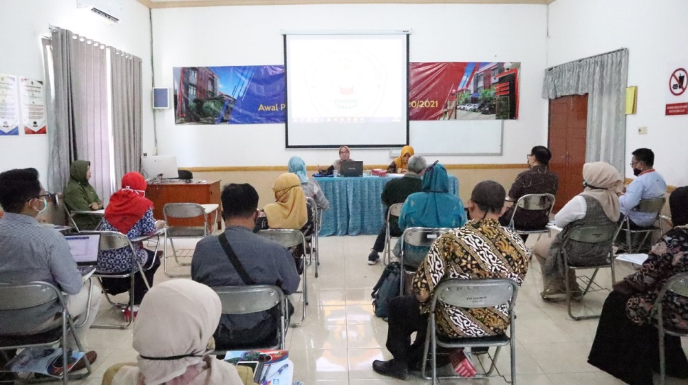 TETAP MEMPERHATIKAN PROTOKOL KESEHATAN, RAPAT PERSIAPAN AWAL PERKULIAHAN SEMESTER GASAL TA 2020/2021 STIE PGRI DEWANTARA JOMBANG DIADAKAN TETAP MEMPERHATIKAN PROTOKOL KESEHATAN, RAPAT PERSIAPAN AWAL PERKULIAHAN SEMESTER GASAL TA 2020/2021 STIE PGRI DEWANTARA JOMBANG DIADAKAN